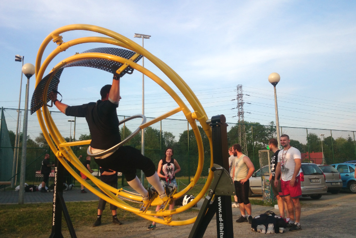 Sports Using Gyroscope Sensor Sports trainer for multi-function training - Ad Libitum